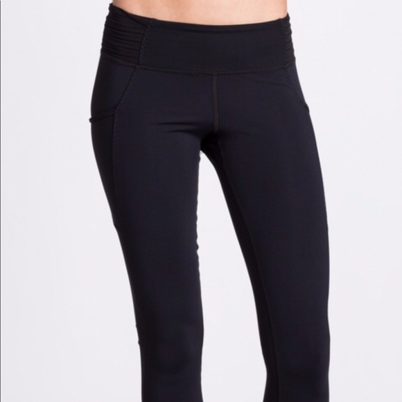Vimmia Pleated Pants and Matching Sports Bra NWT - Picture 1 of 4